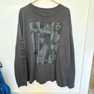 Taylor Swift Women's Grey Concert Shirt Size 2XL